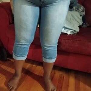 Stylish Light Blue Women's Cropped Jeans